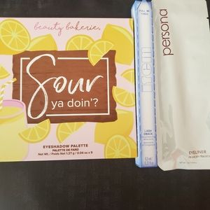 Eyeshadow palette plus black mascara and eyeliner by Beauty Bakerie, Item and Pe